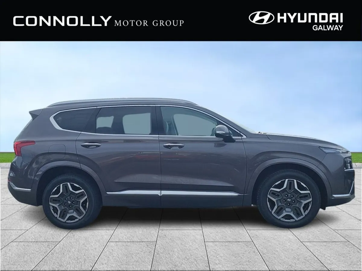 Hyundai Santa Fe 1.6 PHEV 4WD Executive Plus Auto - Image 4