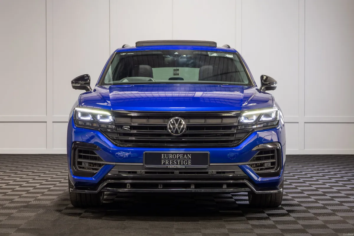 2021 Volkswagen Touareg R V6 *Pan Roof - Image 2