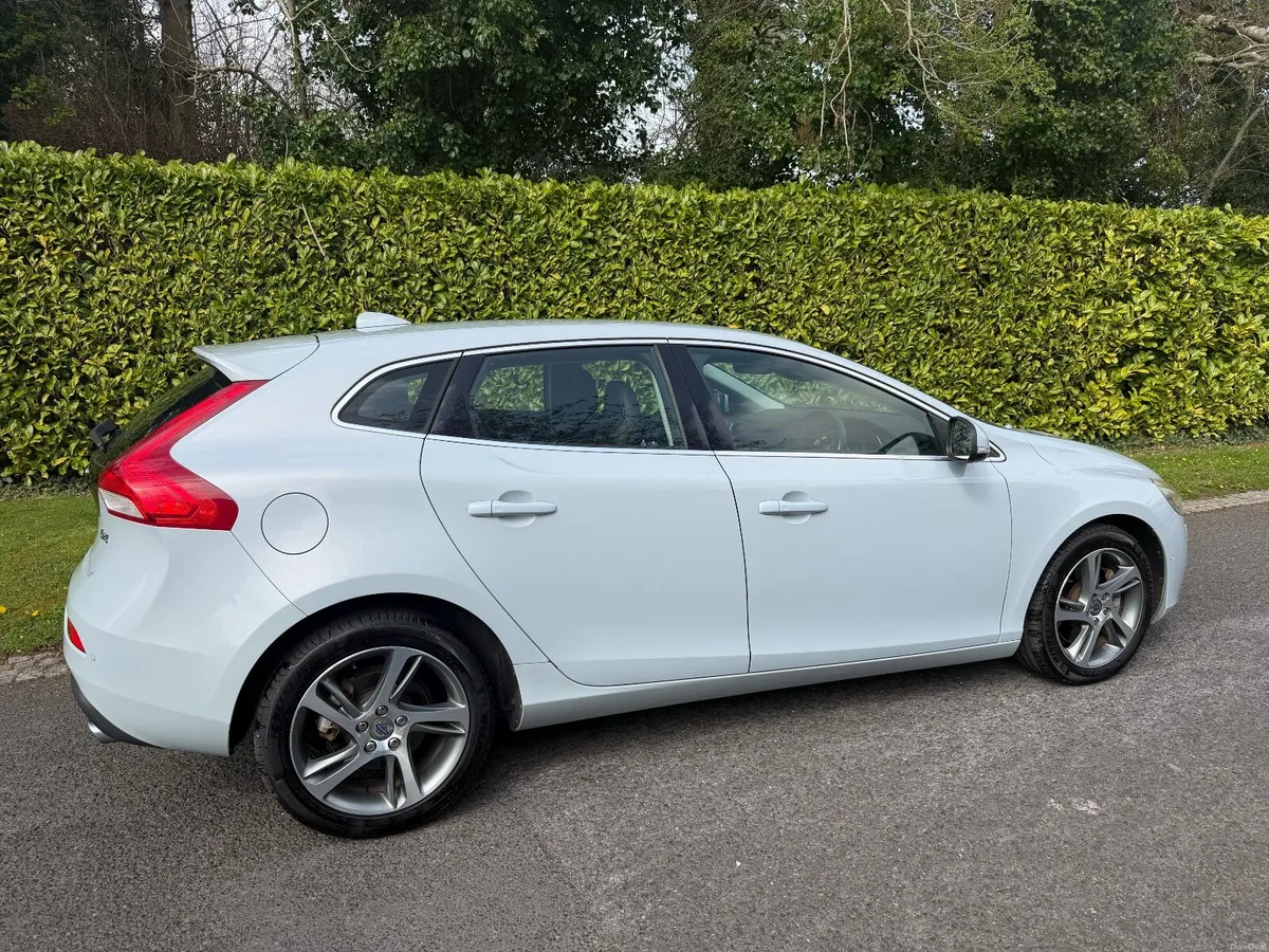 Volvo V40 2.0 D4 -Auto -New NCT - Image 3