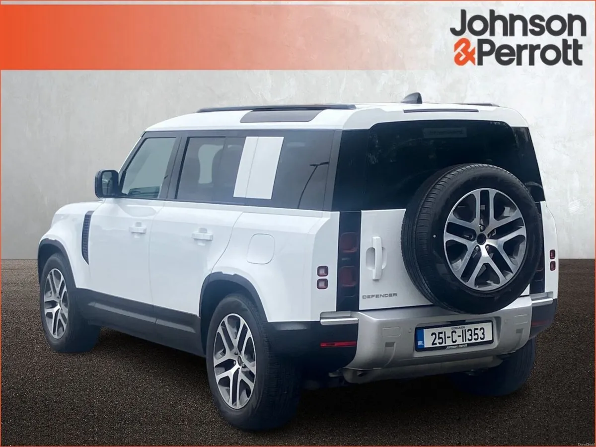 Land Rover Defender 110 2.0 Si4 PHEV 300 PS S Camp - Image 3