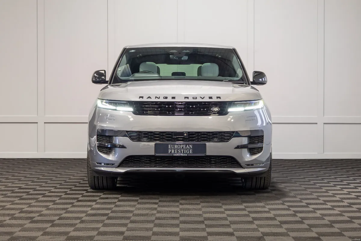 2025 Range Rover Sport P460e SE *Pan Roof - Image 2