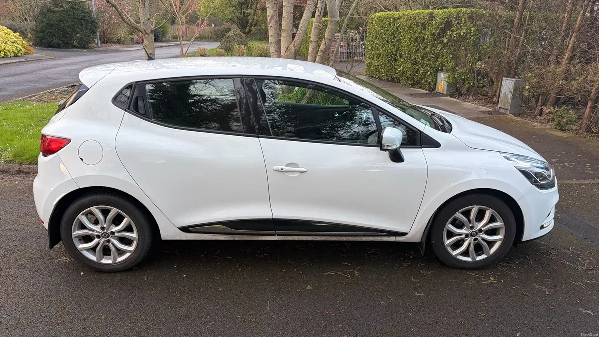 Renault Clio Dynamic Nav 1.2 Petrol - Image 3