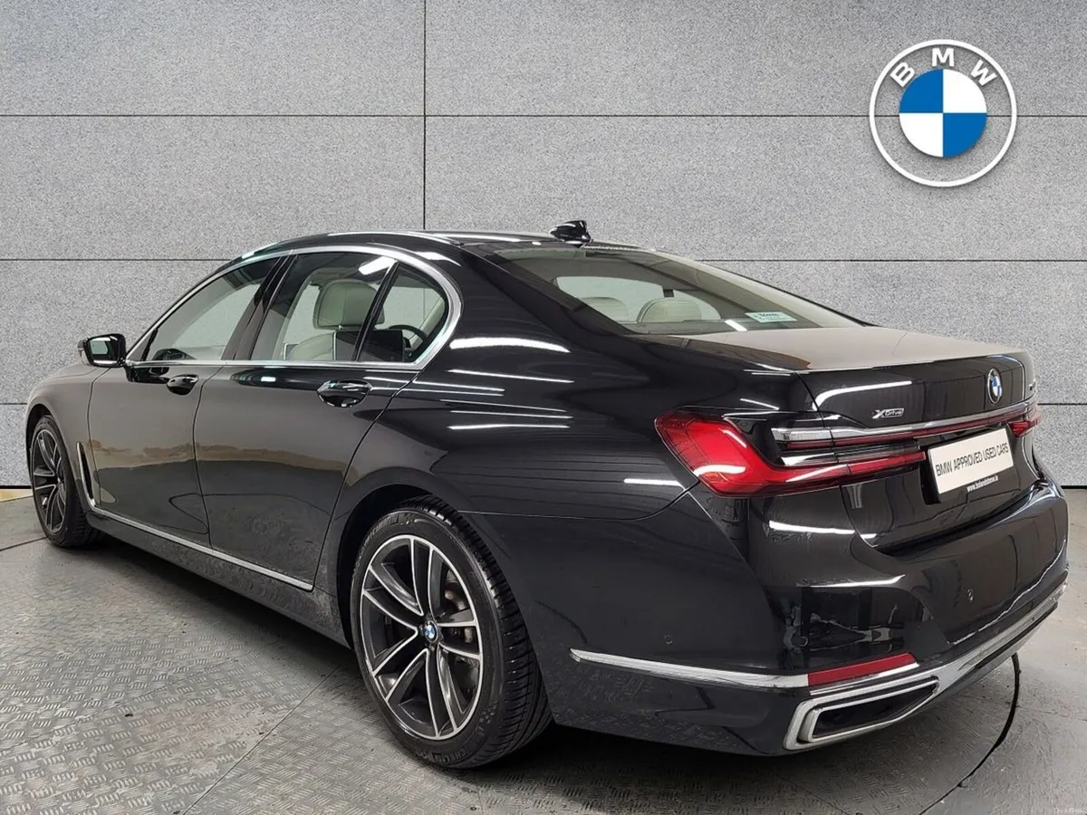 BMW 7-Series 730d xDrive Saloon - Image 4