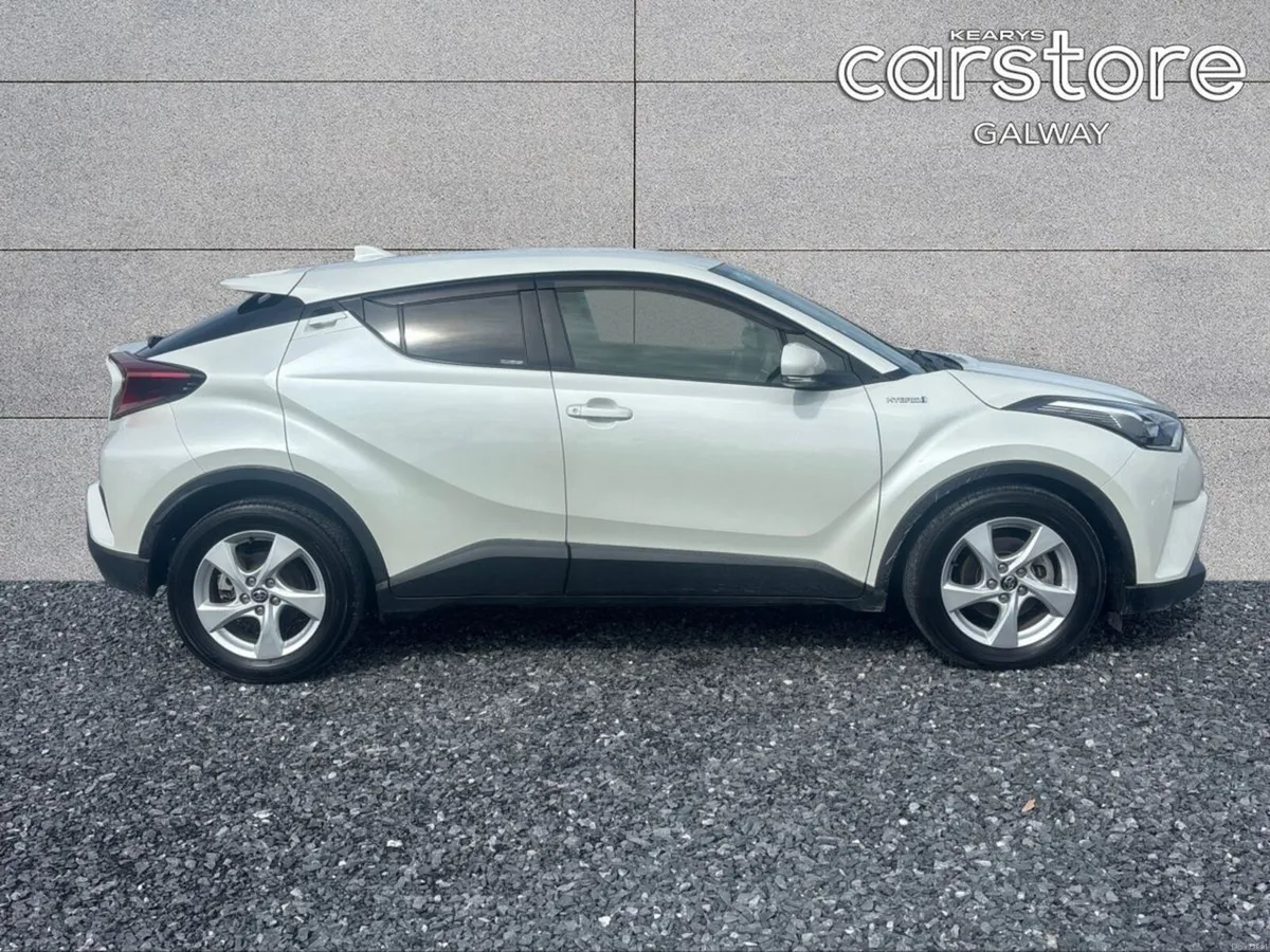 Toyota C-HR 1.8 Hybrid - Image 2