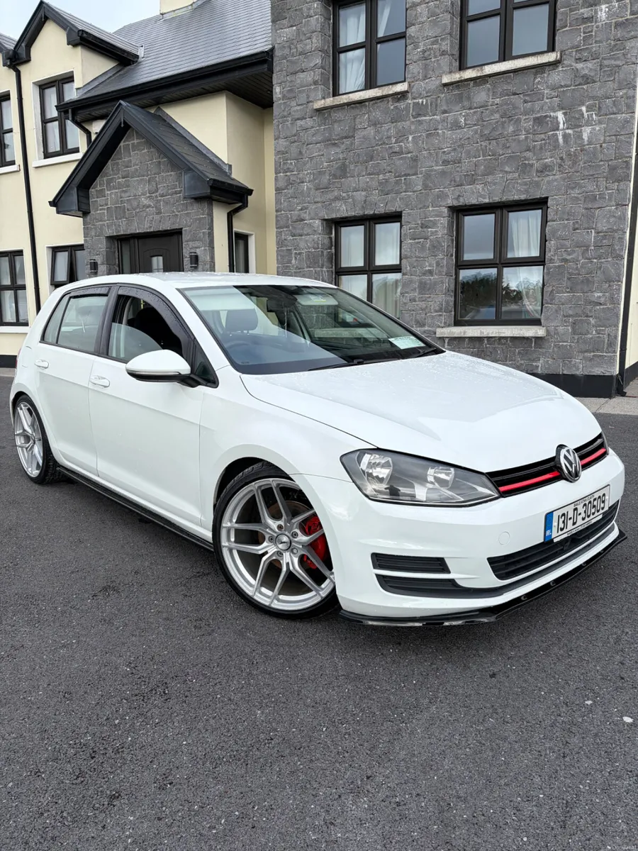 Volkswagen Golf 2013 - Image 1