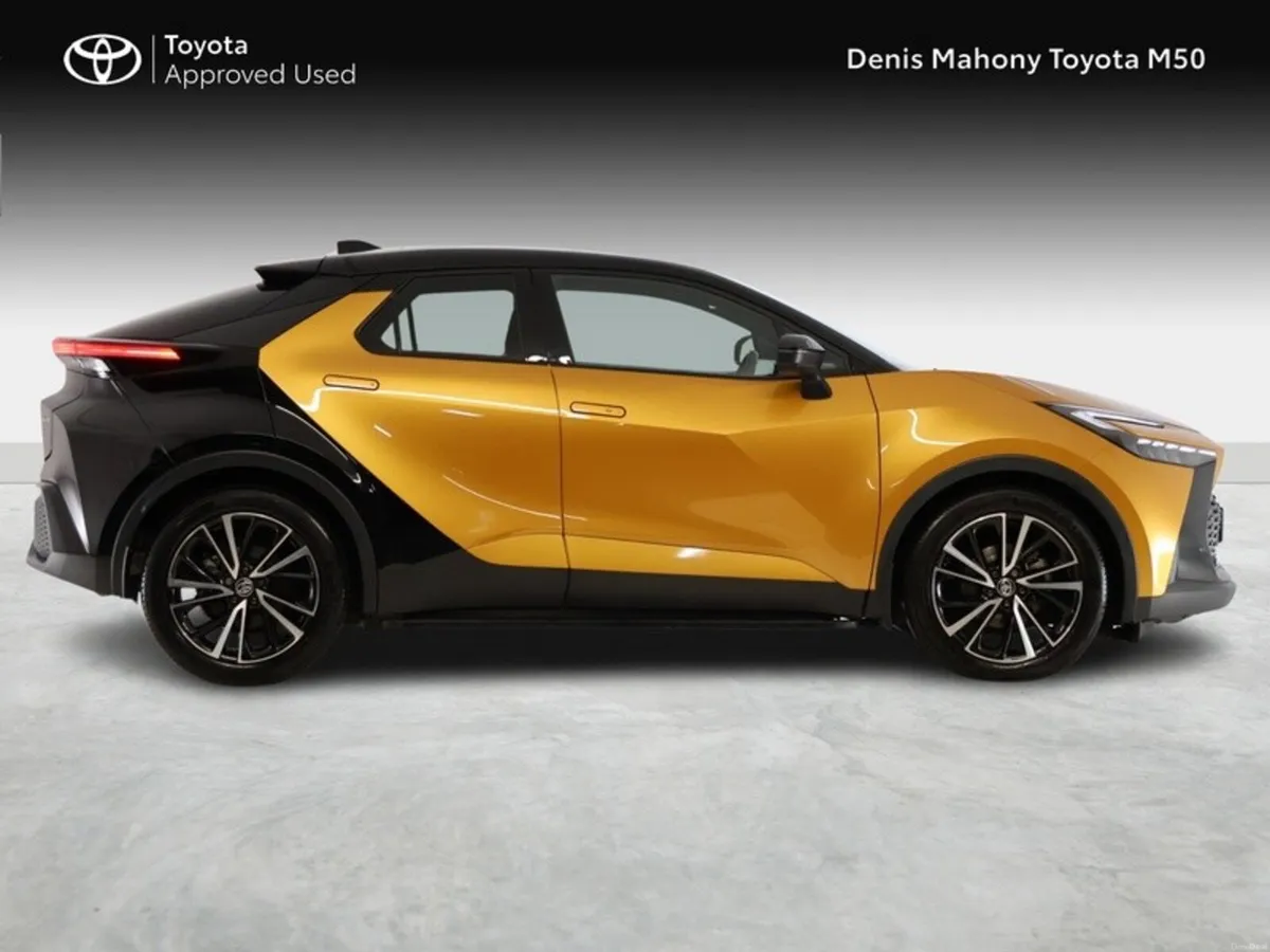 Toyota C-HR Premiere Edition Hybrid - Image 3