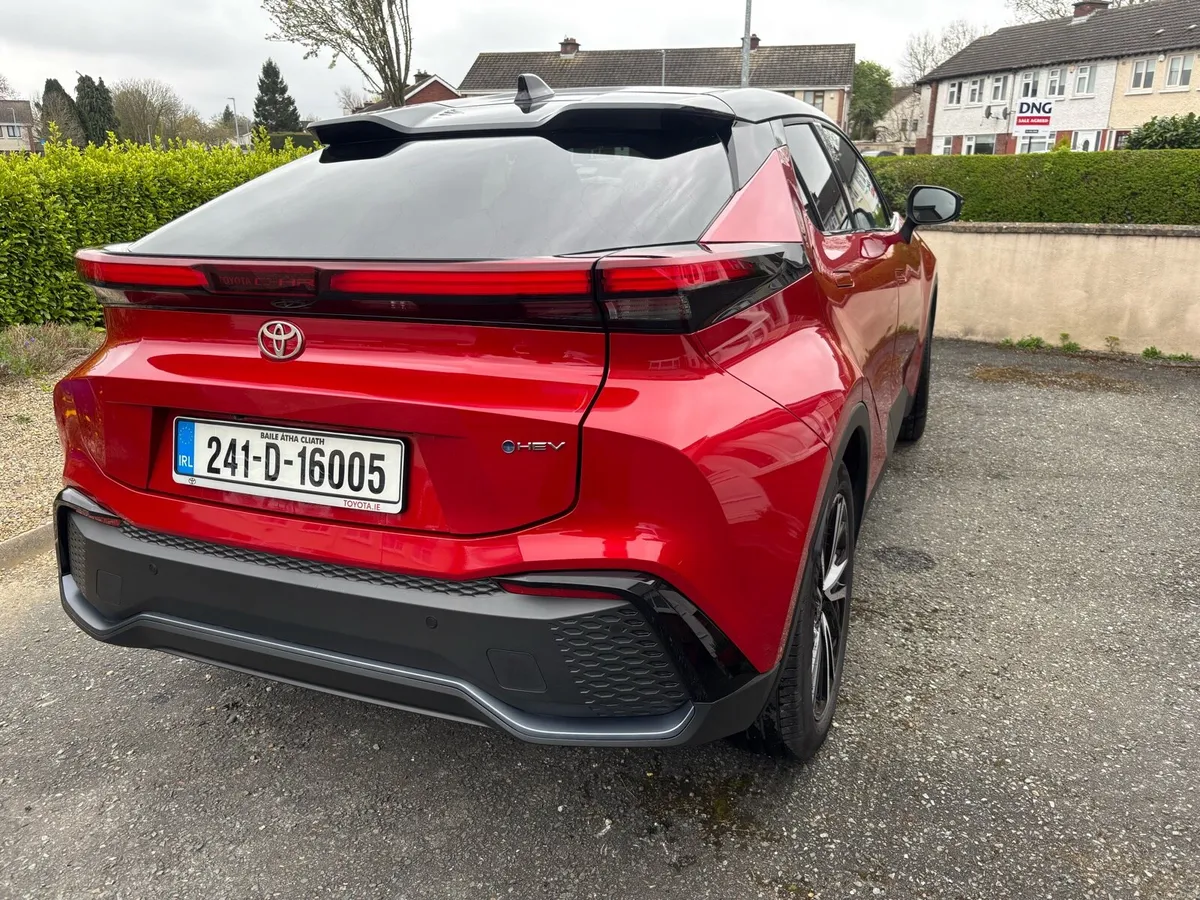 Toyota CHR SOL 2024 - Image 4