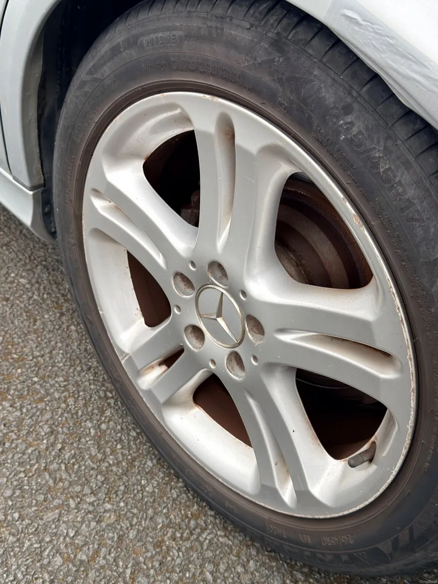 Mercedes-Benz E-Class 2007 - Image 2