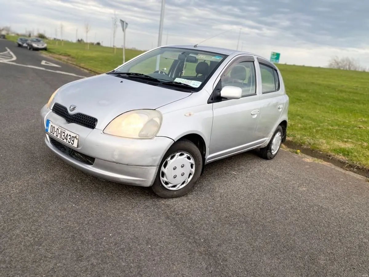 2000 Toyota Yaris - Image 1