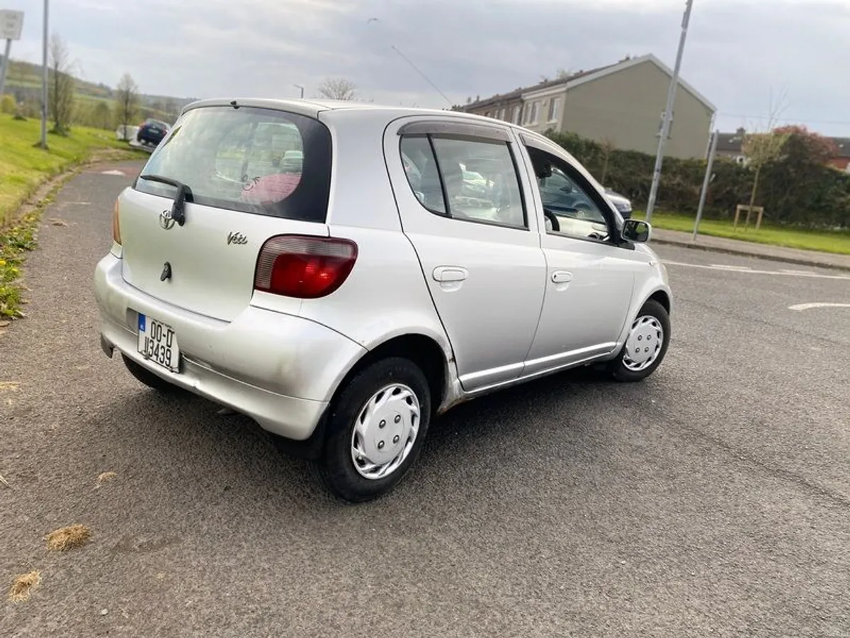 2000 Toyota Yaris - Image 3