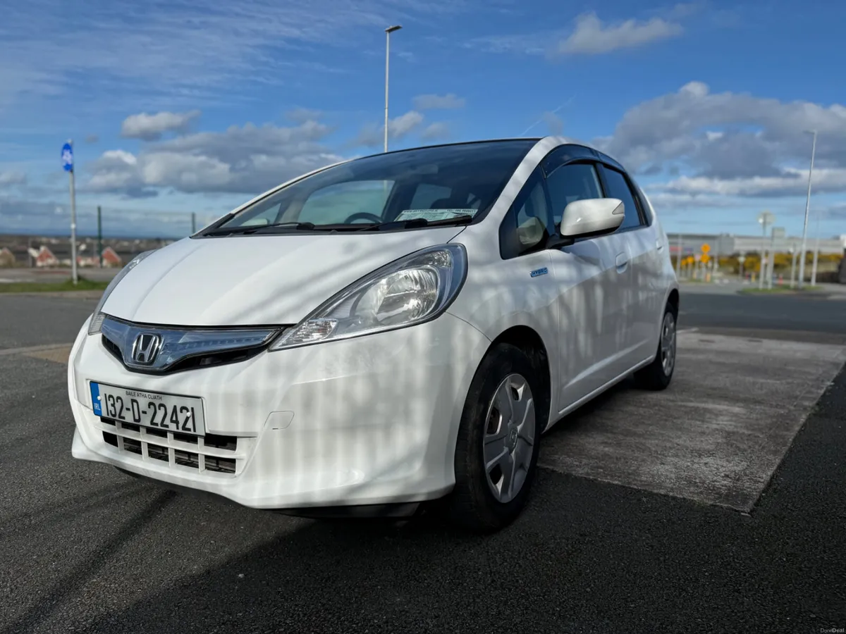 Honda Fit 2013 - Image 2