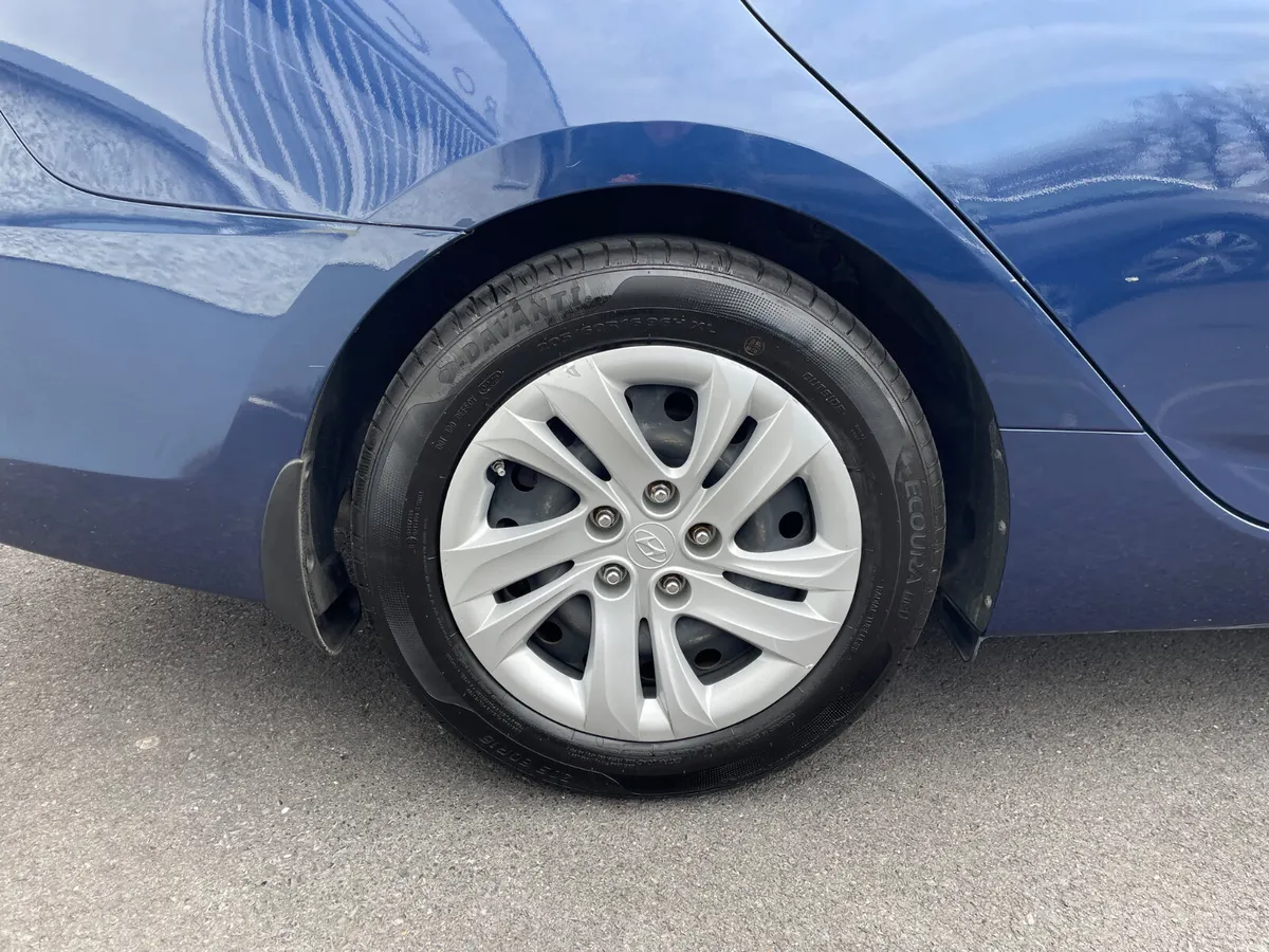 1.6 DIESEL - BLUETOOTH STREAMING - LOW KMS-LOW TAX - Image 2