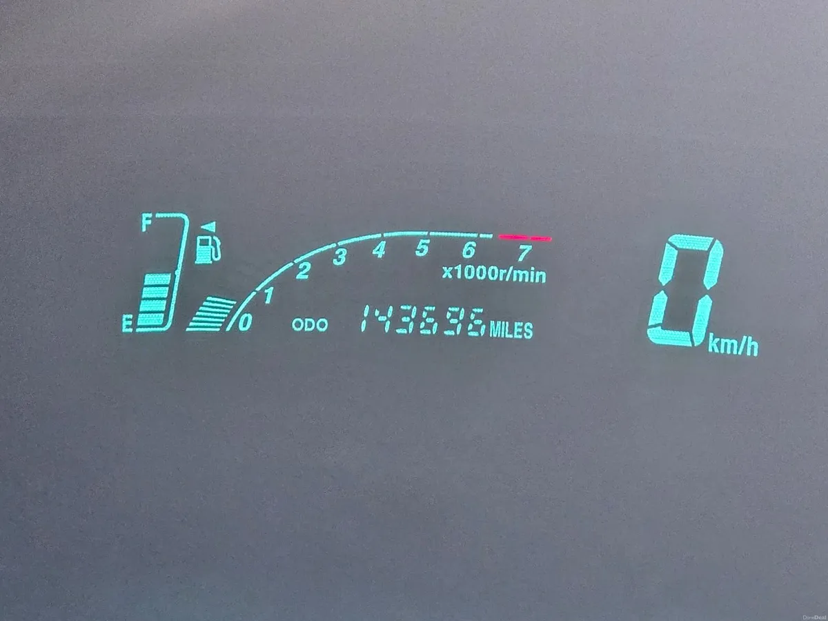 Toyota Yaris 2004 - Image 4