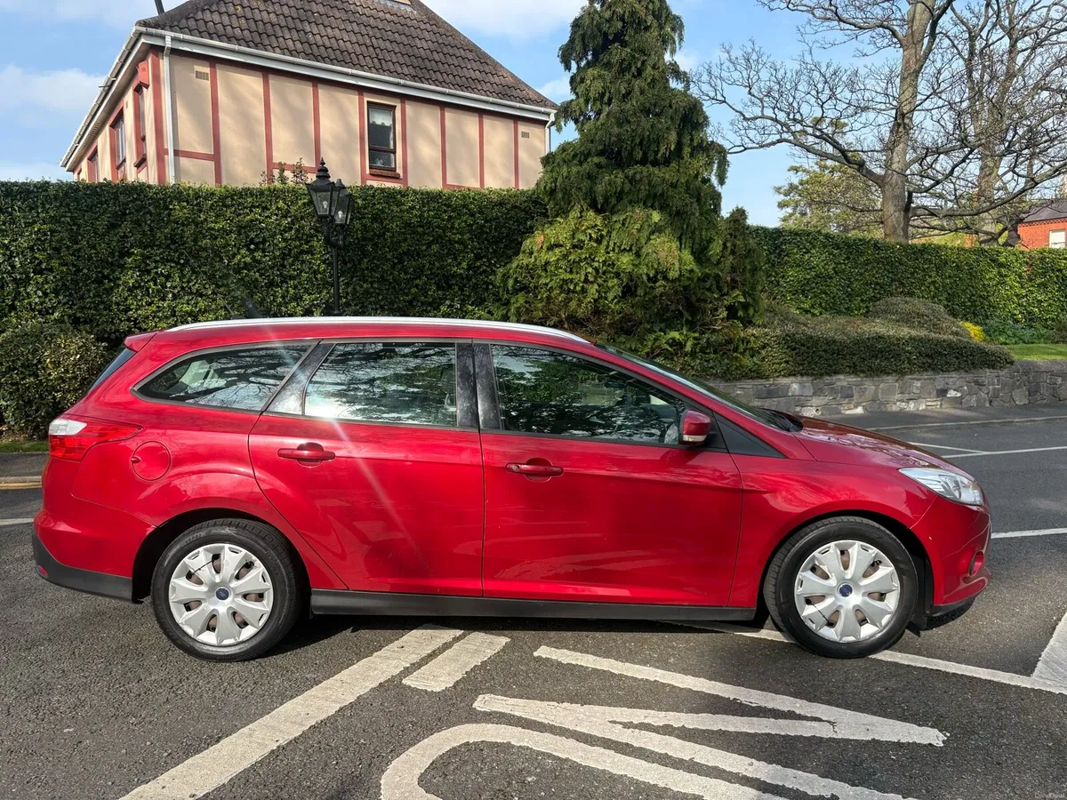 2012 Ford Focus 1.6 TDCI Estate - Image 2