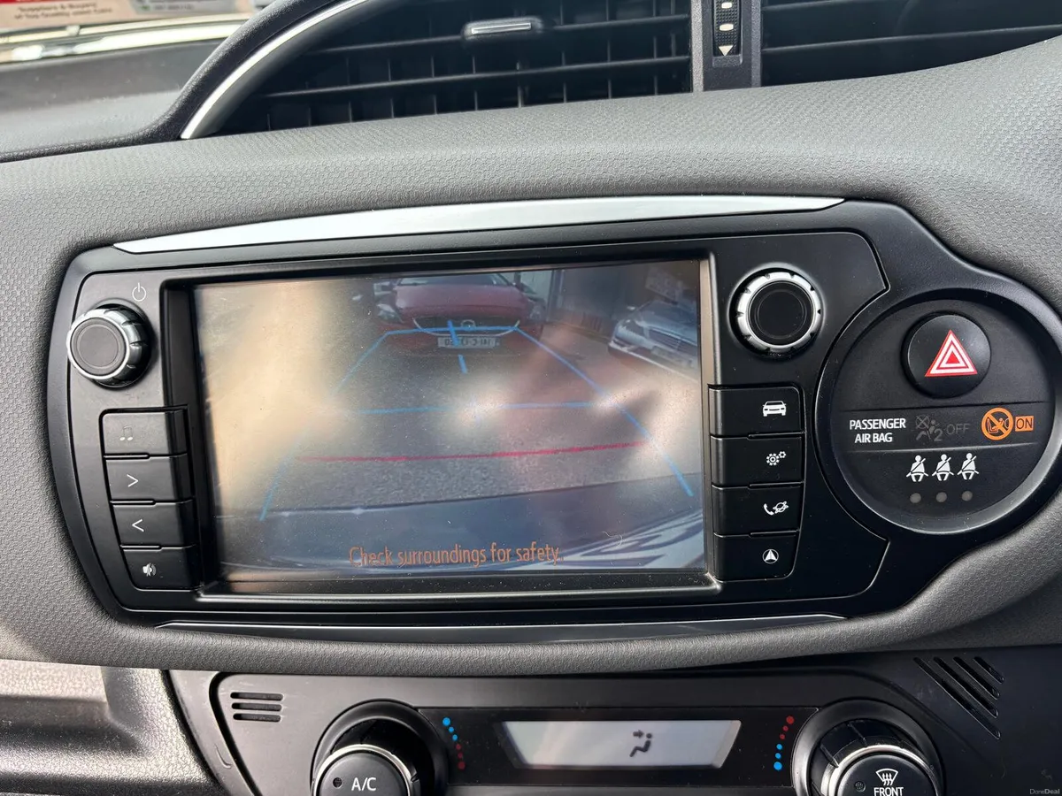 Toyota Yaris 2016  HYBRID  AUTOMATIC  IRISH  CAR - Image 3