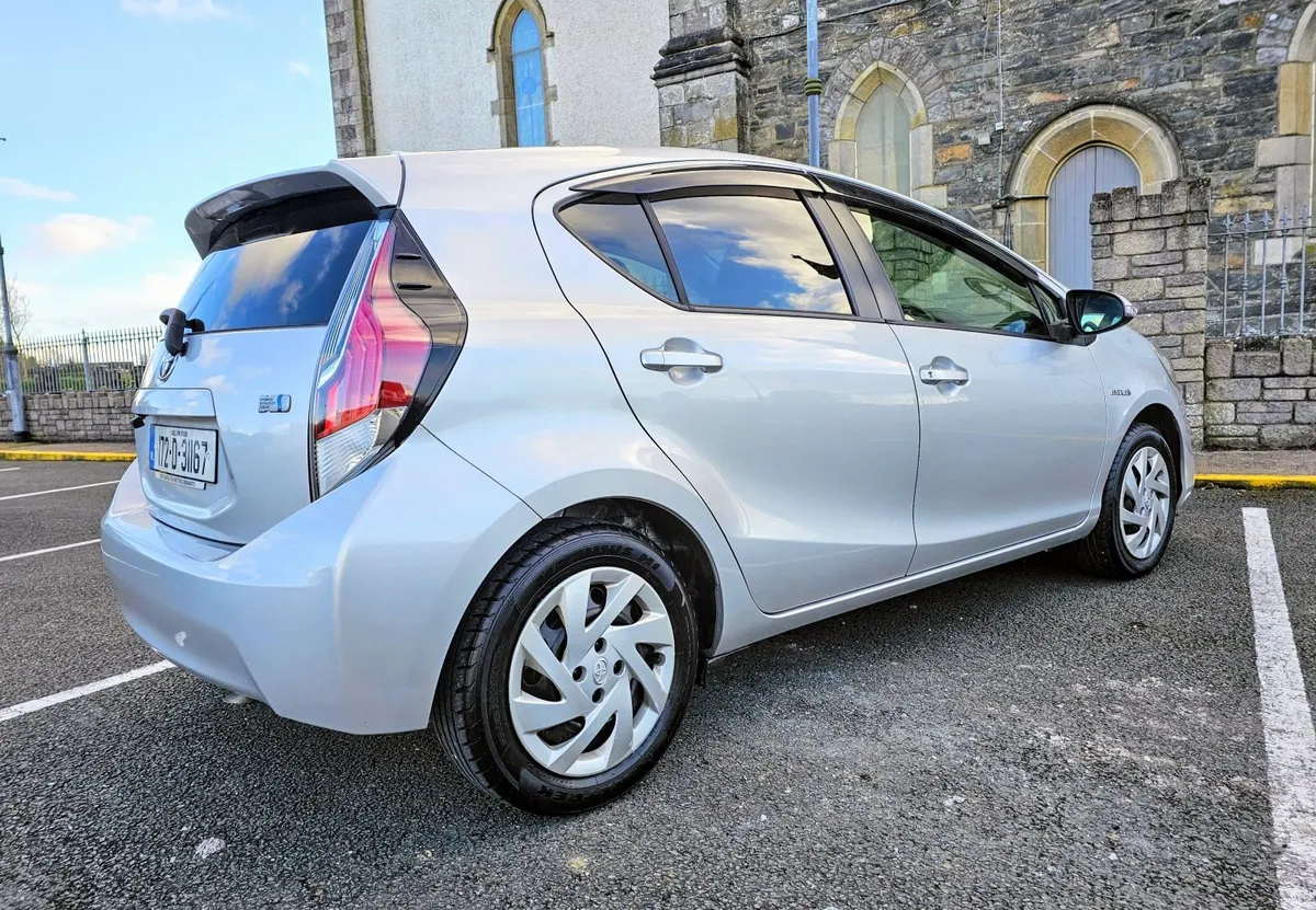 172 Toyota Aqua , Satellite Navigation, - Image 4