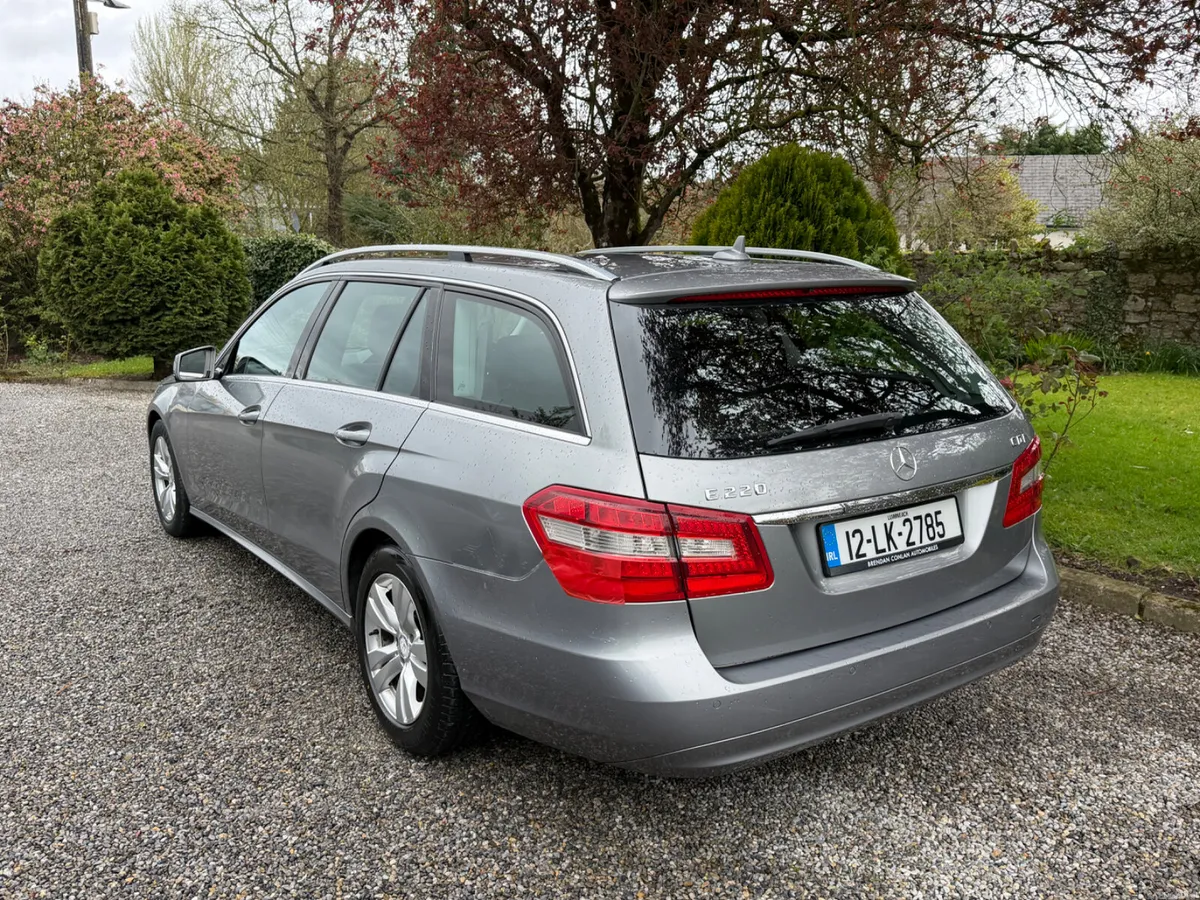 Mercedes-Benz E-Class 2012 - Image 5
