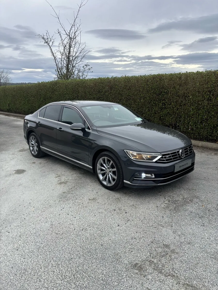 Volkswagen Passat R-LINE - Image 1