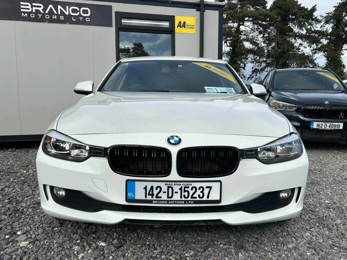 BMW 316D SE Manual - Image 2