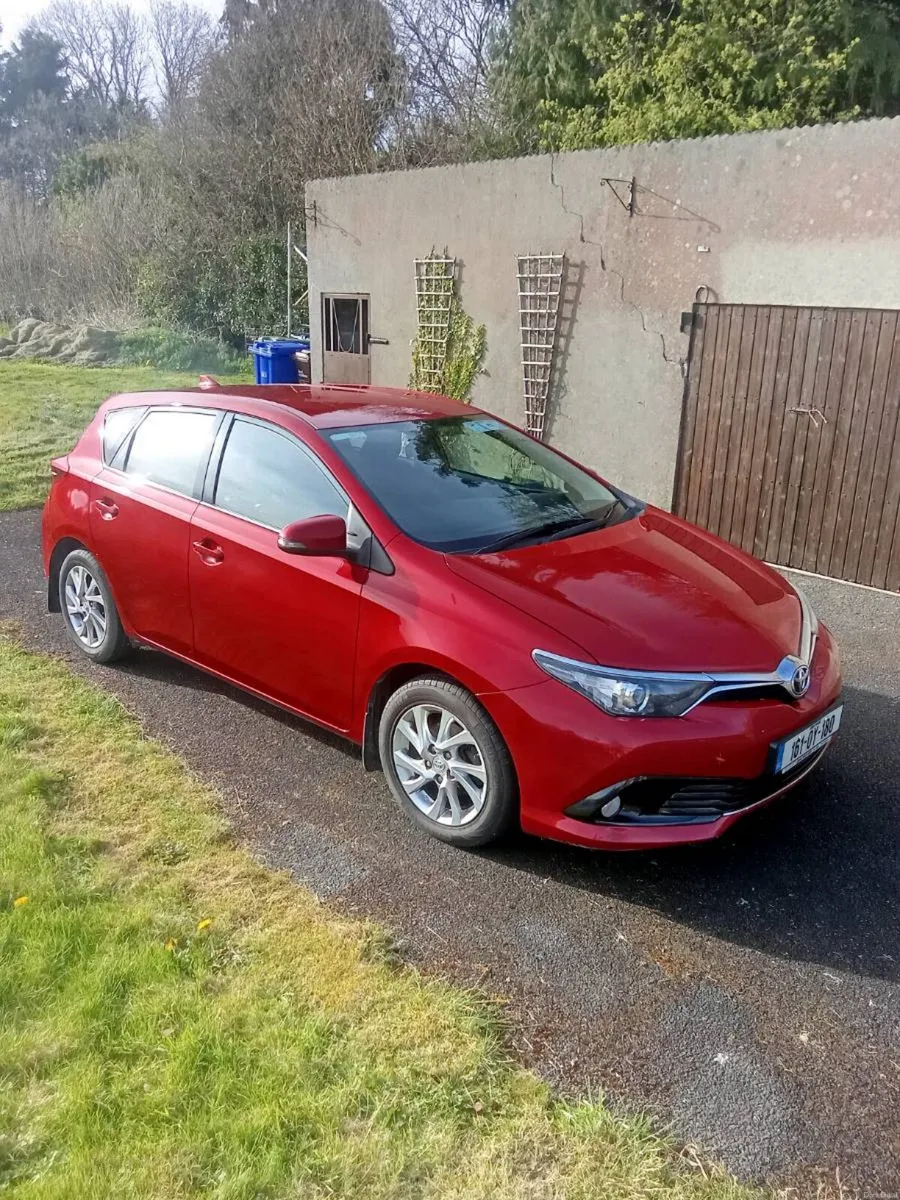 Toyota Auris Luna 1.2 red - Image 2
