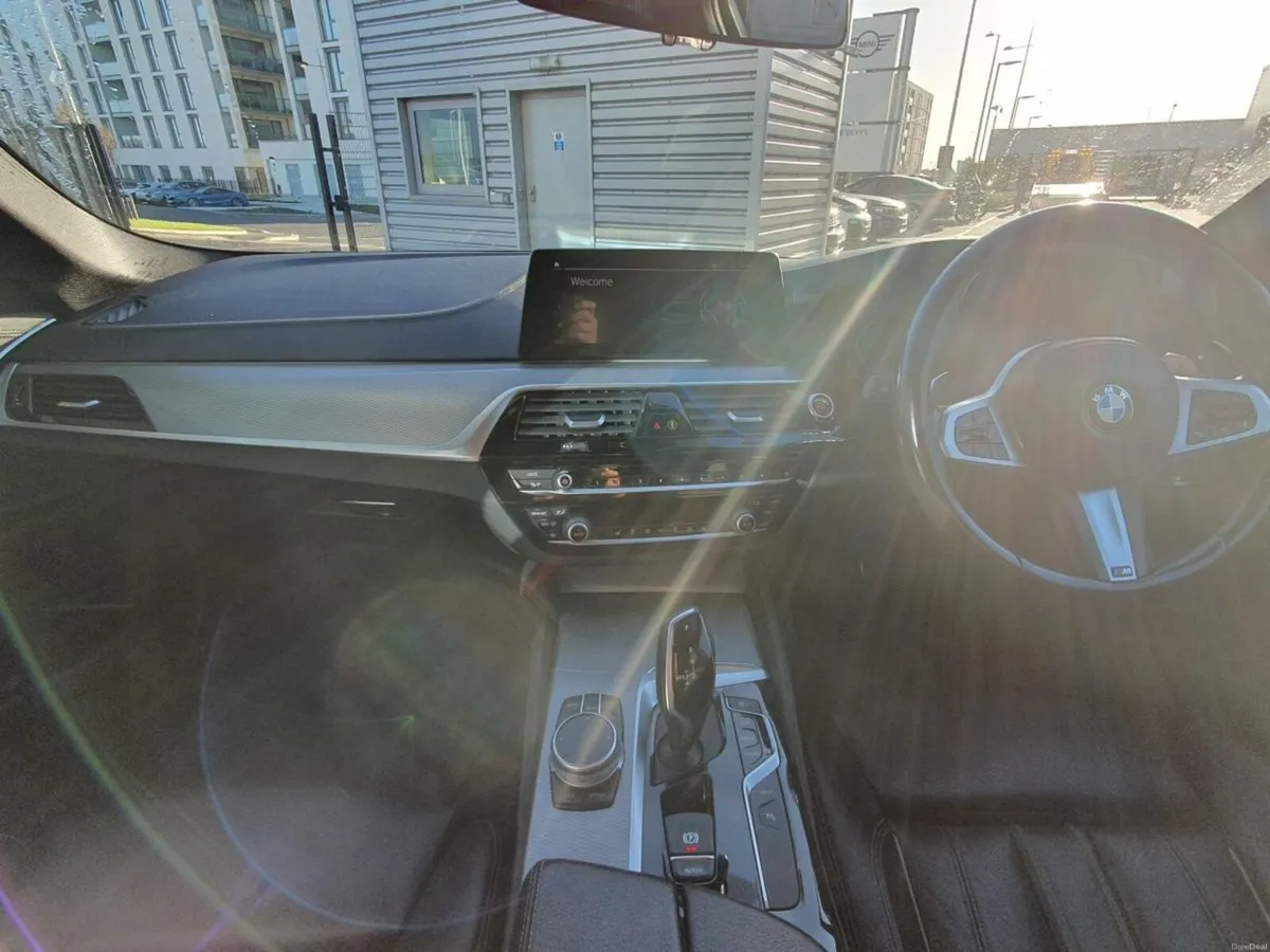 BMW 5-Series 530e M Sport iPerformance Saloon - Image 4