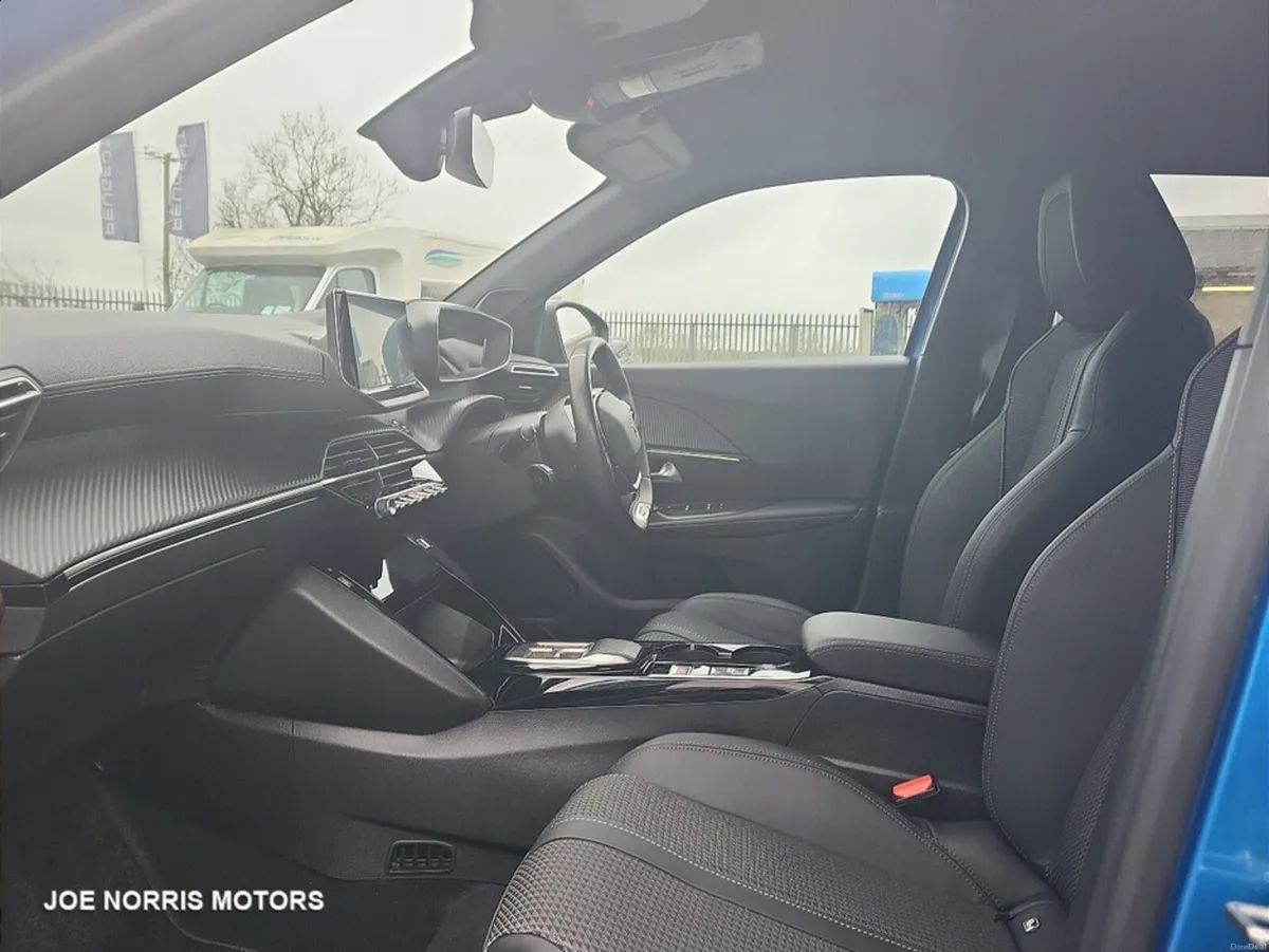 Peugeot 2008 GT EV 50KWH 100KW - Image 2