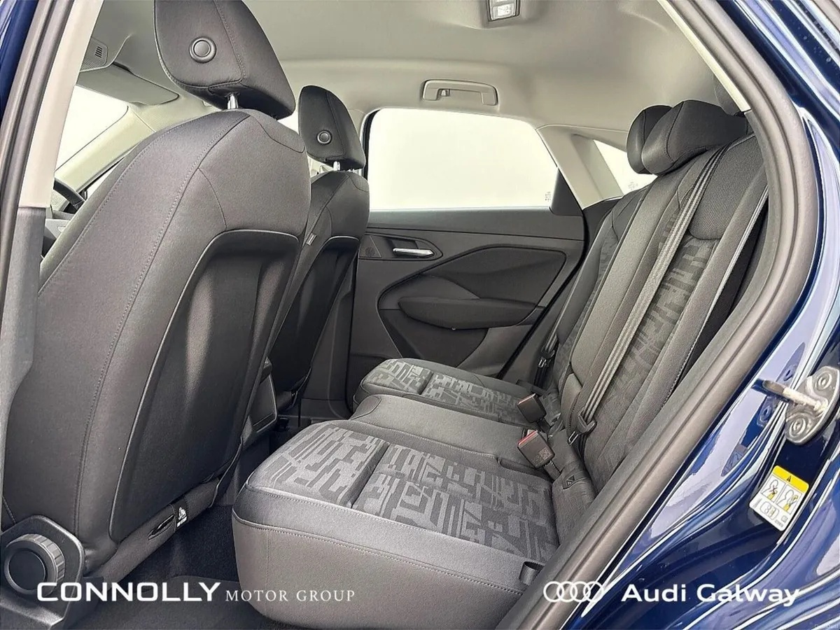 Audi Q3 €537 p/m E-HYBRID SPORTBACK SE A/T - Image 6
