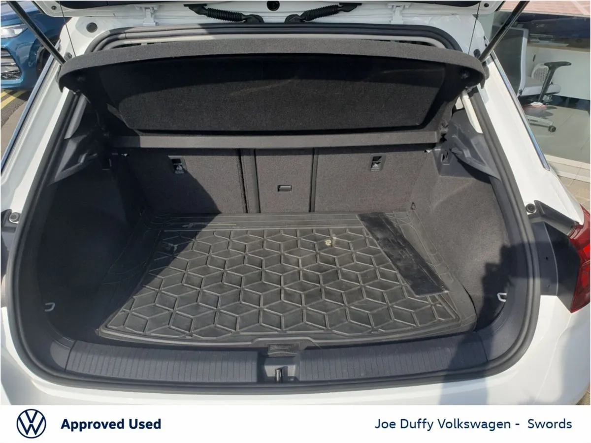 Volkswagen T-Roc 1.0 TSI 115bhp Design - Image 4