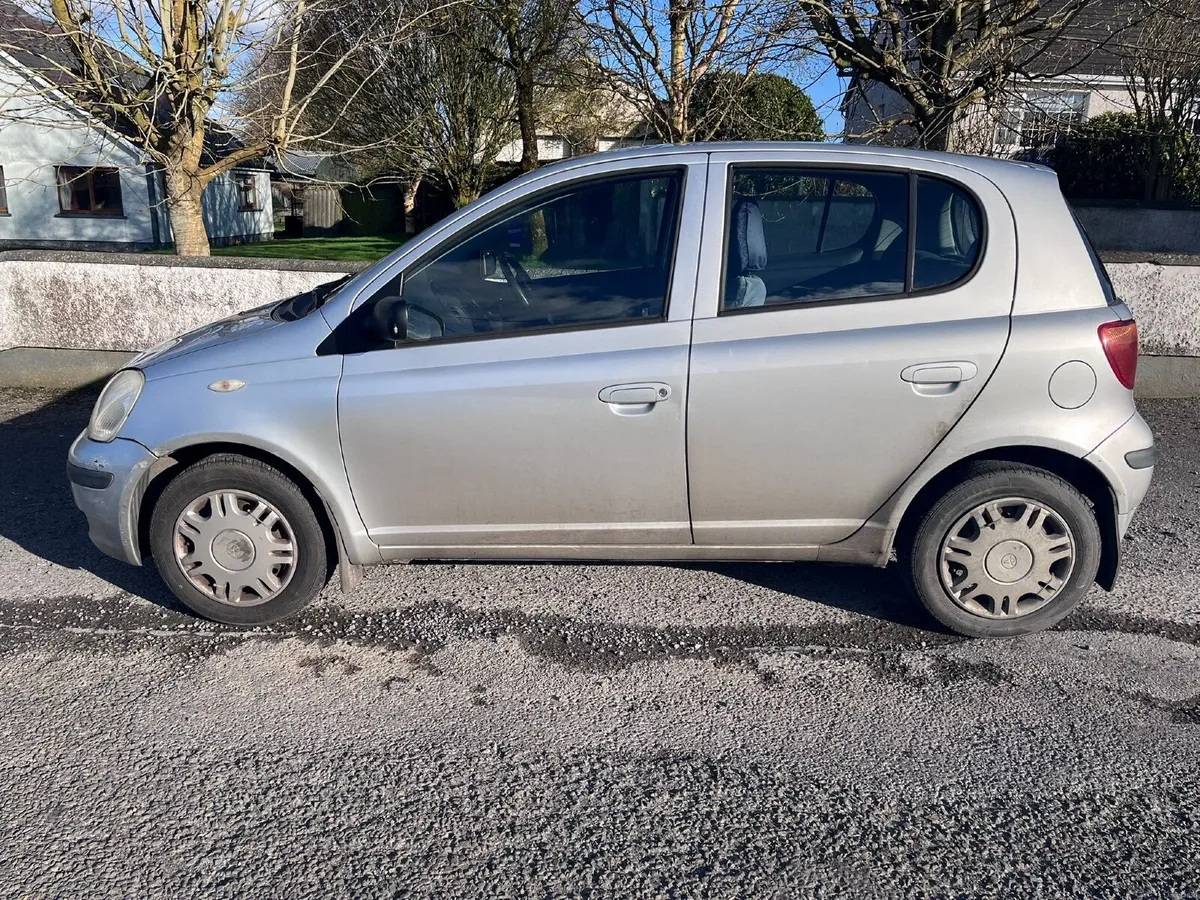 Toyota Yaris 2004 - Image 3