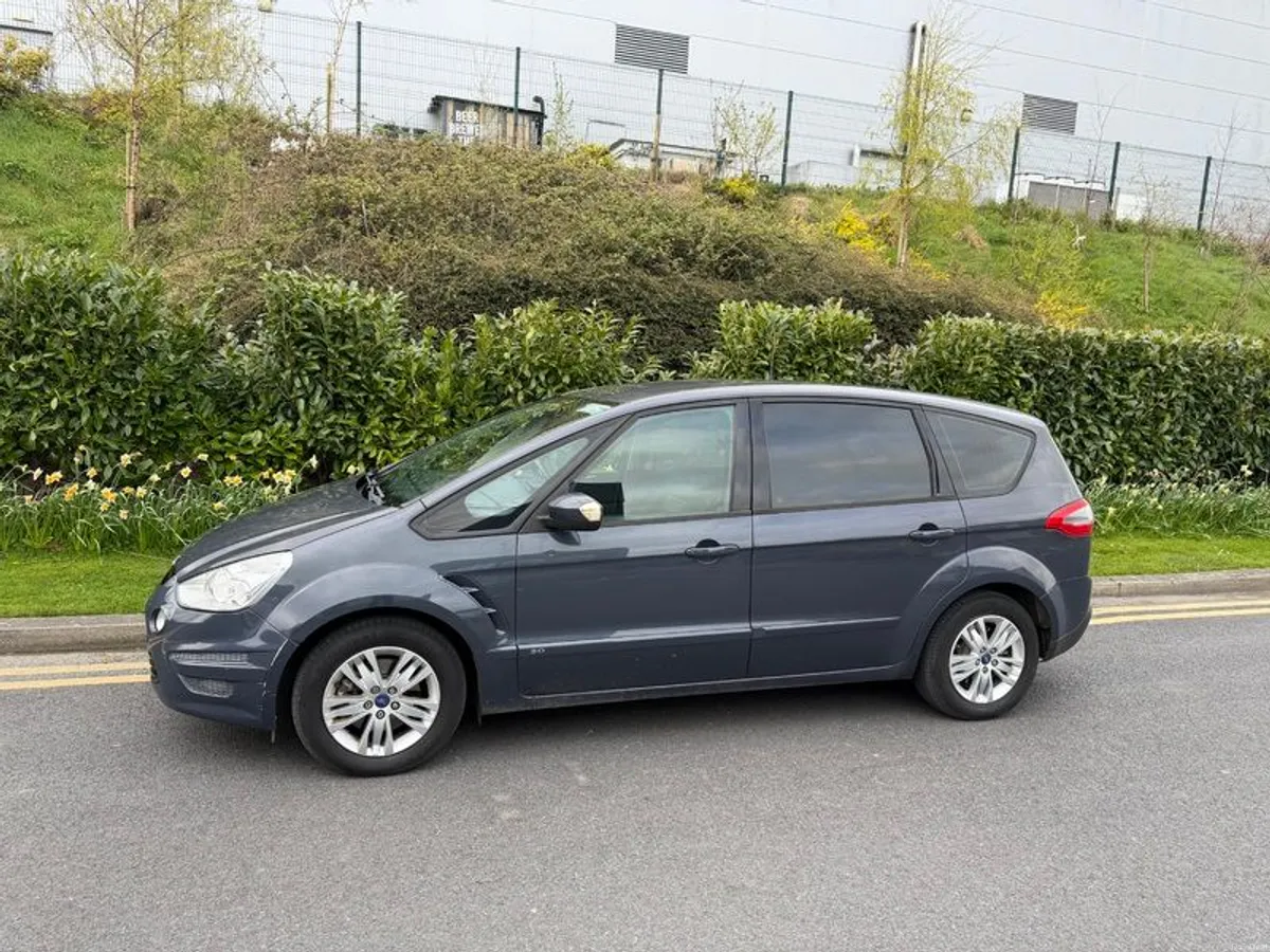 2011 Ford S-Max - Image 2