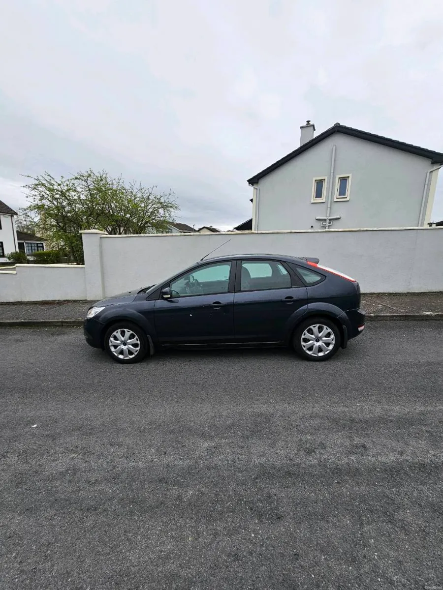 2009 Ford Focus - Image 1