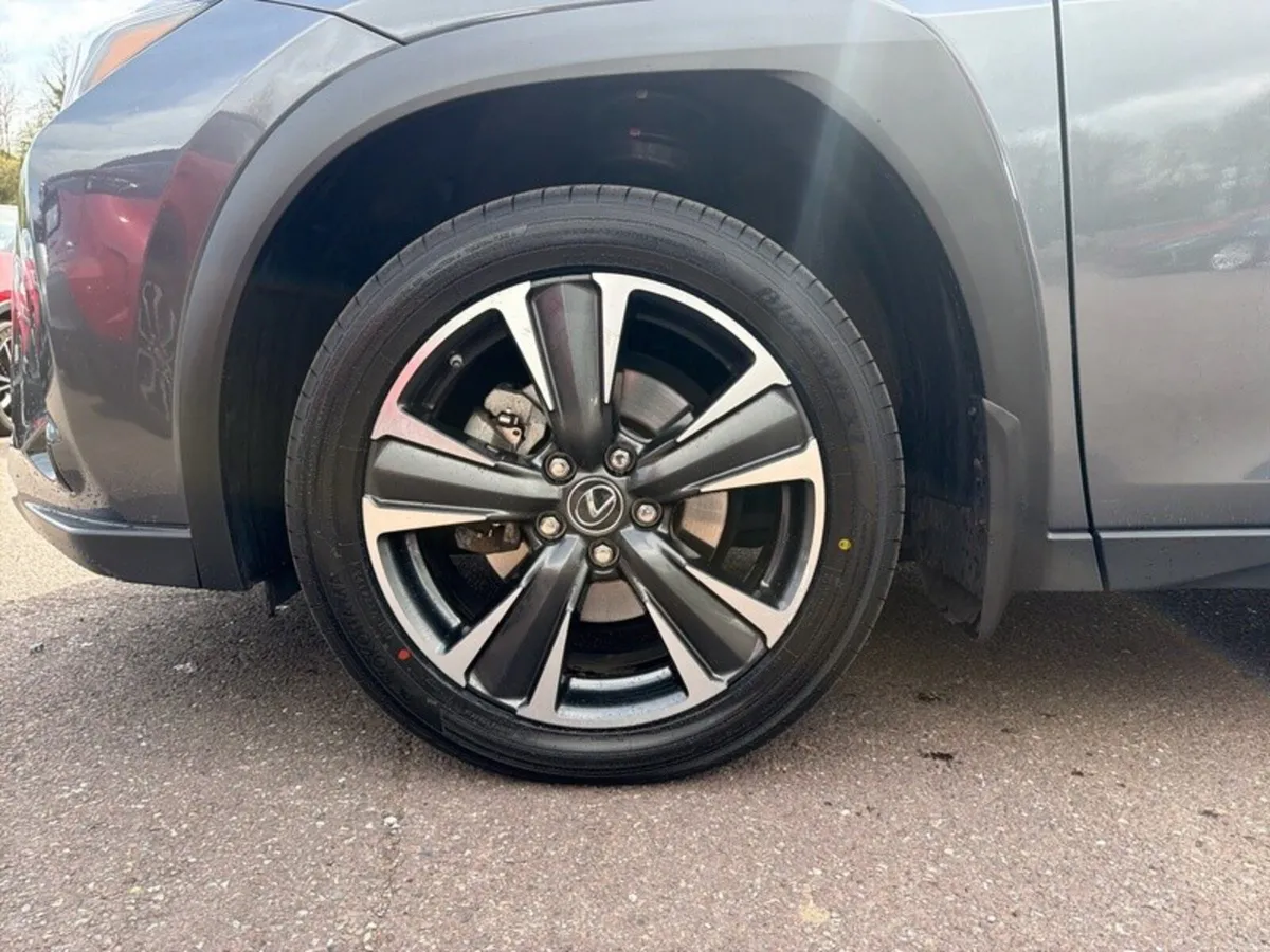 Lexus UX UX250h Dynamic - Image 5