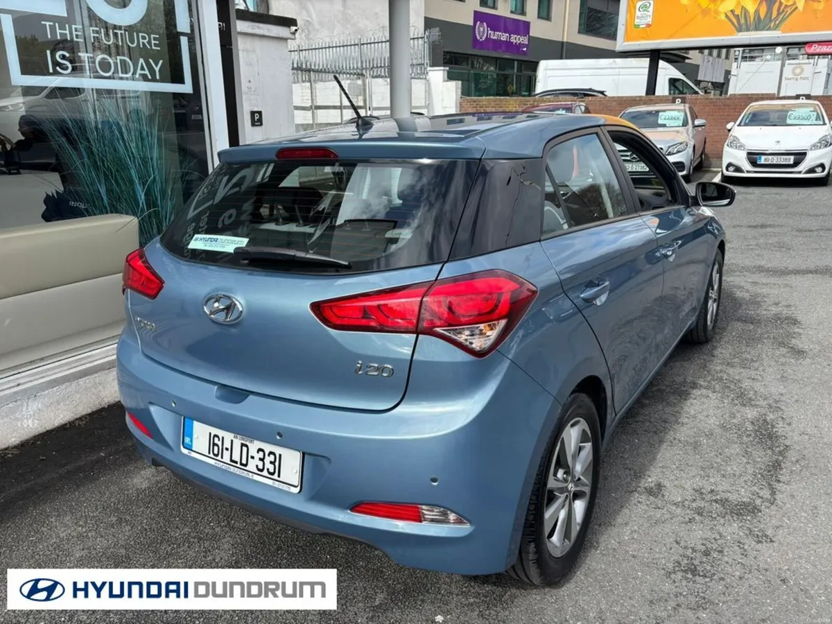 Hyundai i20 Automatic Deluxe 5DR Auto - Image 2