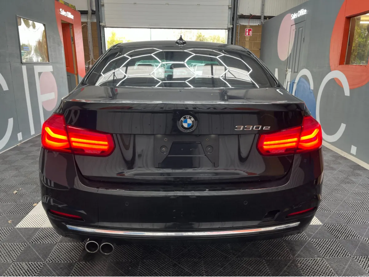 BMW 3-Series 2016 BMW 330E LUXURY 2.0 AUTOMATIC / - Image 3
