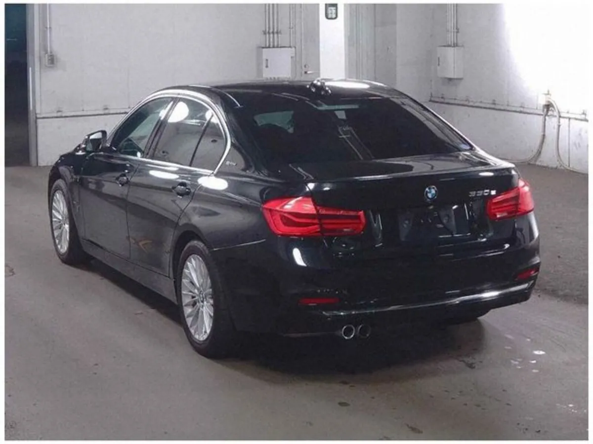 BMW 3-Series 2.0 Automatic Luxury Performance - Image 2