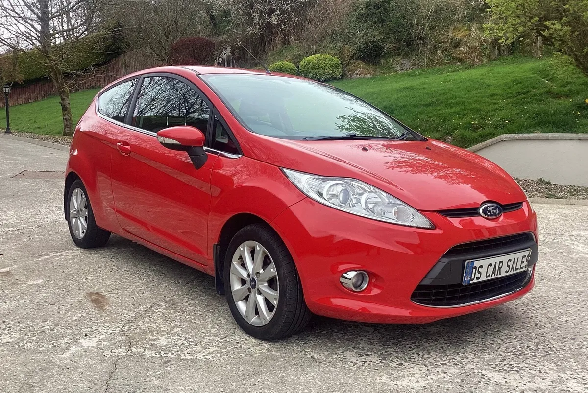 2011 Ford Fiesta 1.2 Zetec 43,000 miles - Image 1
