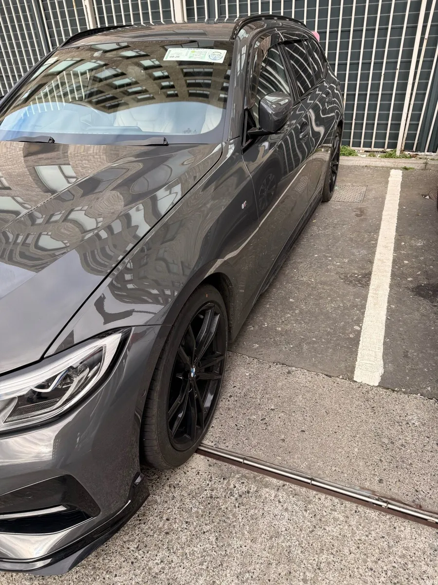 BMW 320d Touring M-Sport X-Drive - Image 3
