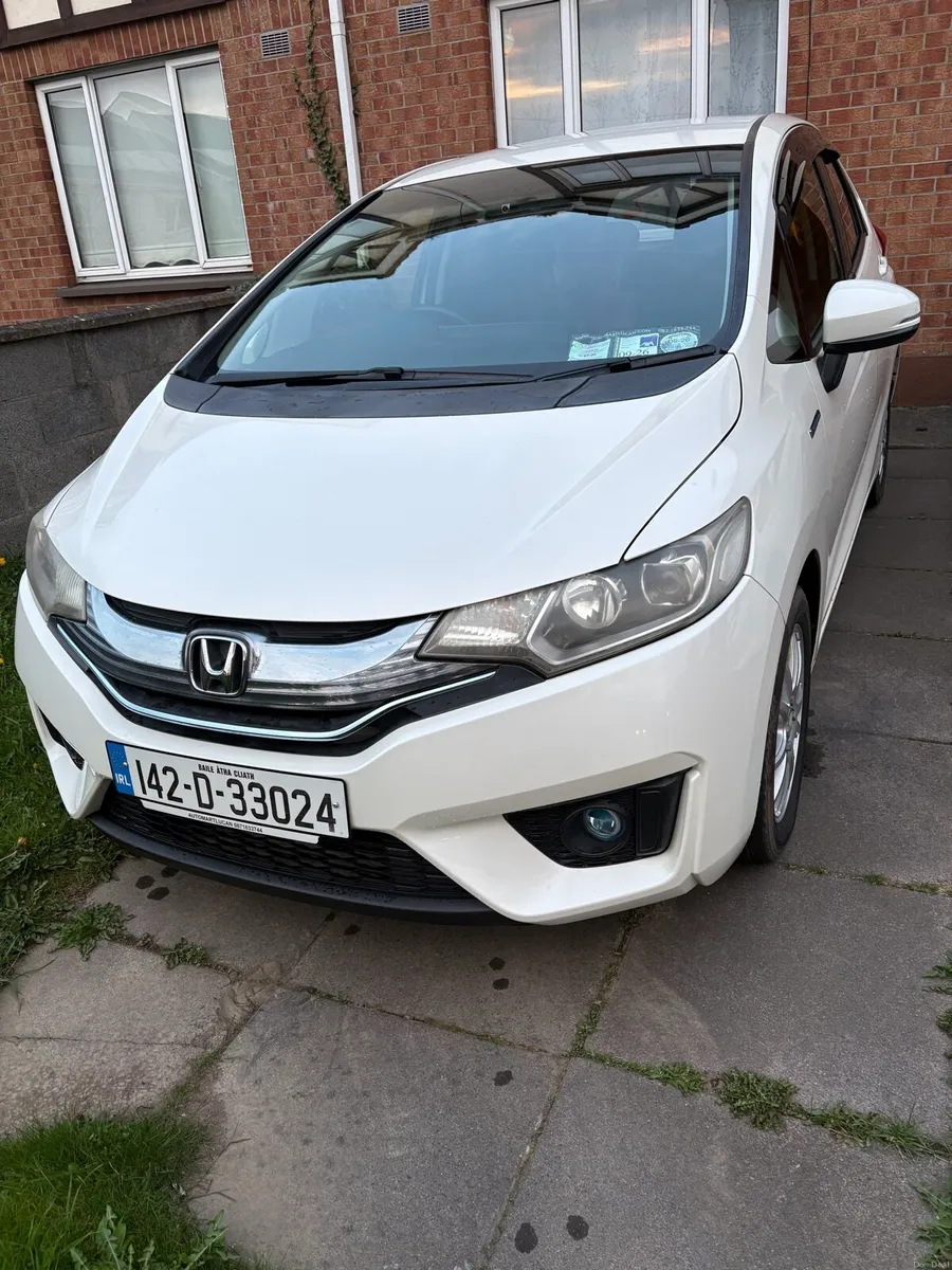 Honda Fit Hybrid - Low mileage - AA/Apple Carplay - Image 1