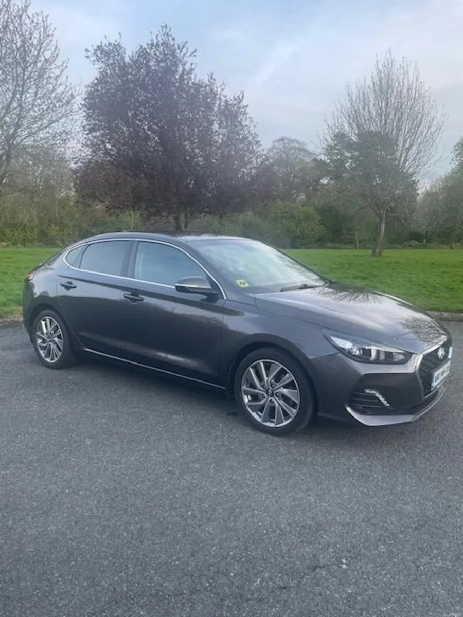 Hyundai i30 Fastback 2018 - Image 1