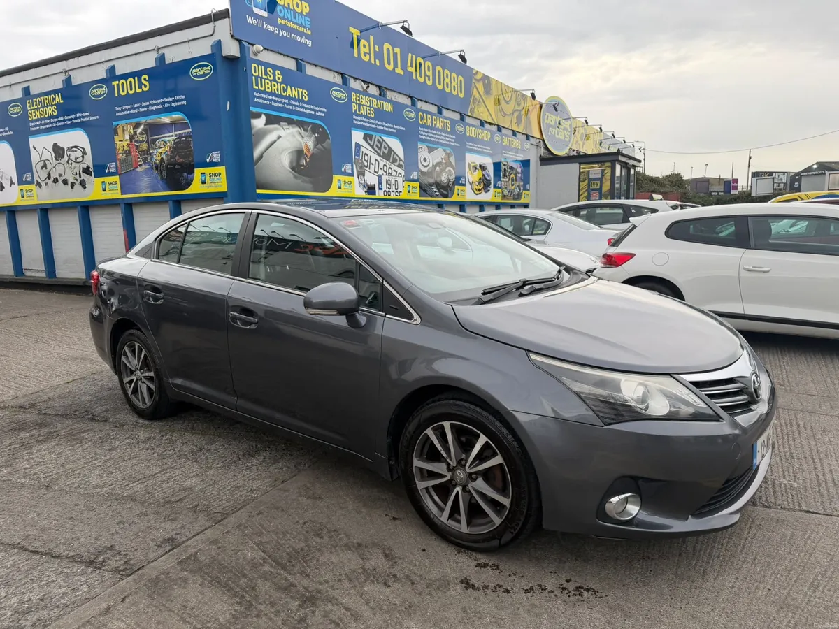 Toyota Avensis 2012 - Image 2