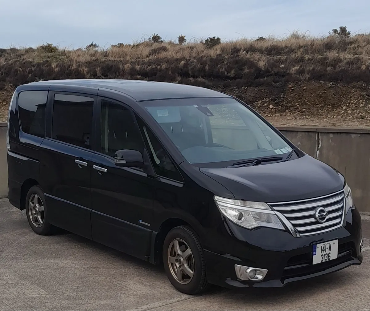 Nissan Serena 2014 - Image 1