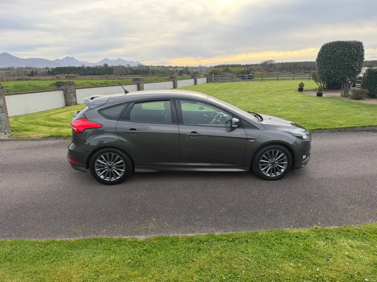Ford Focus St - line 120 bhp - Image 6