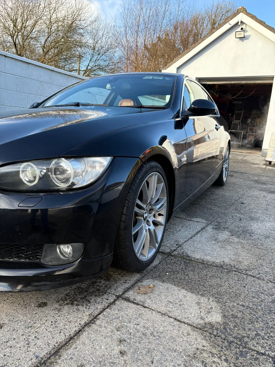 BMW 335i - Image 2
