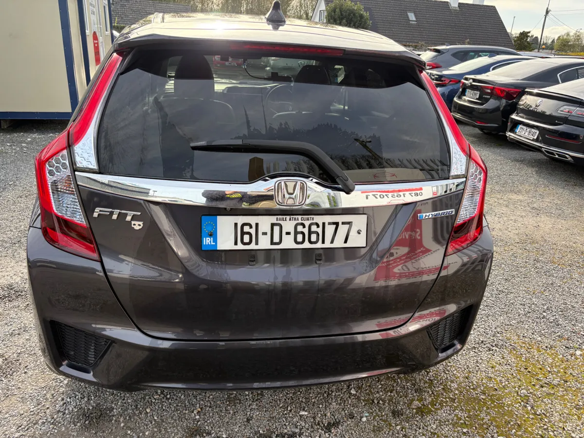 Honda Fit 1.5 hybrid - Image 4