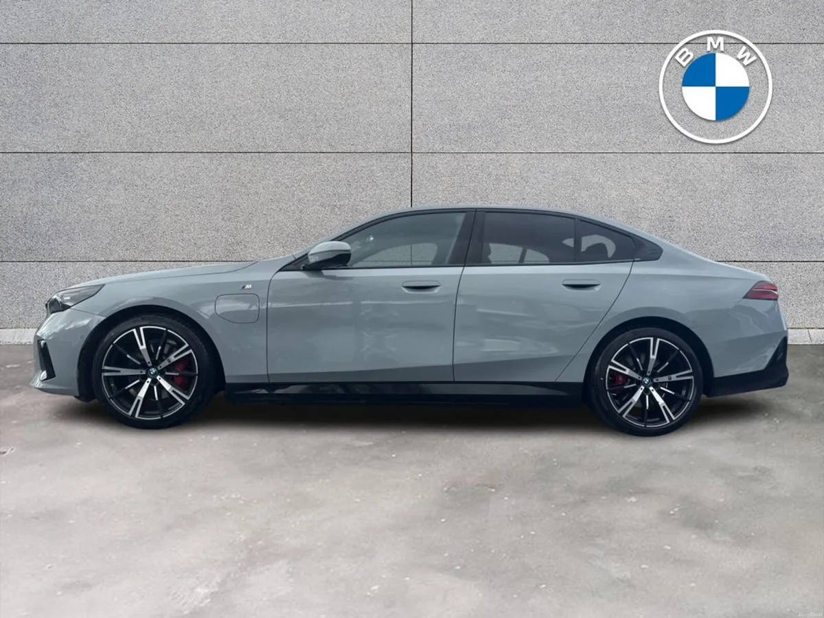 BMW 5-Series 530e M Sport Pro Saloon - Image 3