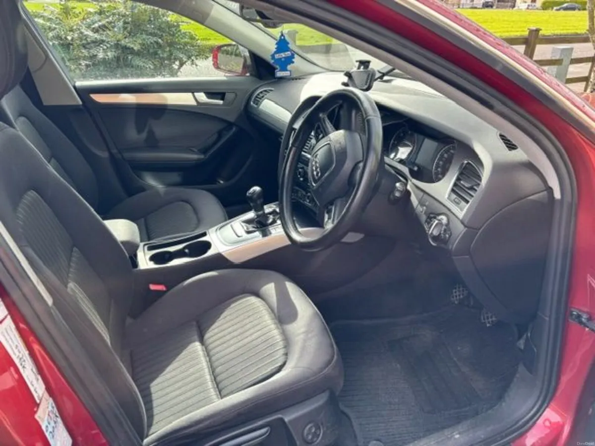 Audi A4 2010 - Image 4