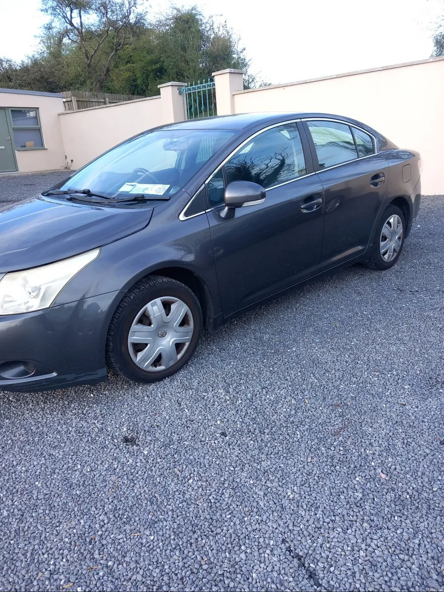 Toyota Avensis 2009 - Image 2