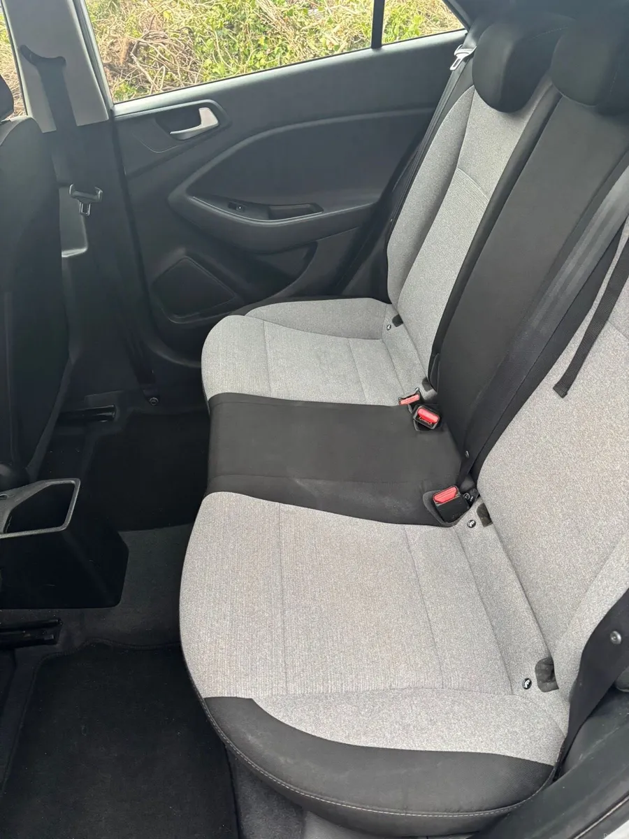 152 Hyundai i20 1.2 Petrol - Image 4