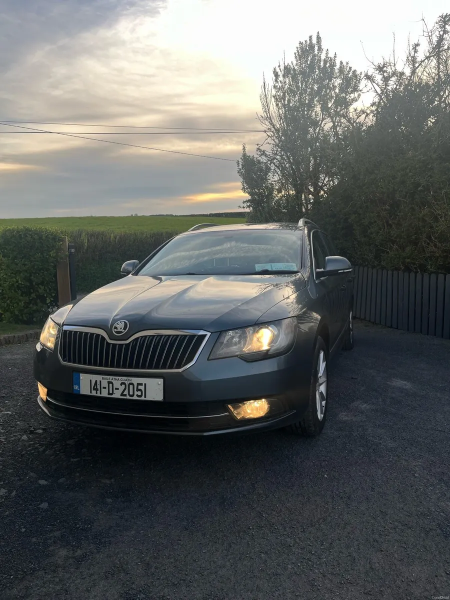 2014 Skoda Superb Estate - Image 1