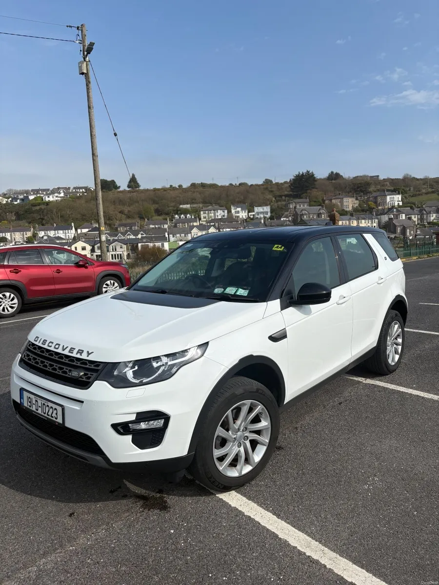 Land Rover Discovery Sport 2019 SE - Image 2